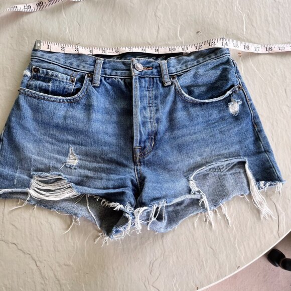 We The Free People Sofia Distressed Denim Shorts Size 27 - Picture 4 of 10